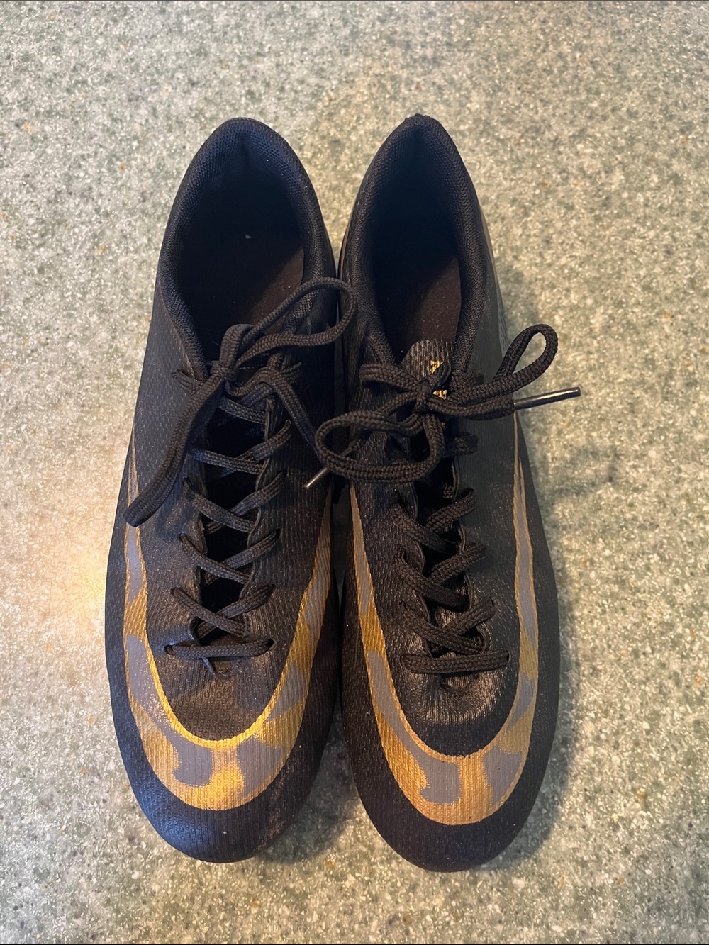 Women’s Athletic Soccer Shoes in Black and Gold - Lightweight Speed